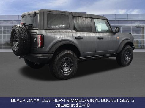 New 2025 Ford Bronco Badlands w/ Sasquatch Package AWD/4WD image 4