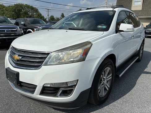 Used 2016 Chevrolet Traverse LT w/ Traveler's Package AWD/4WD image 3