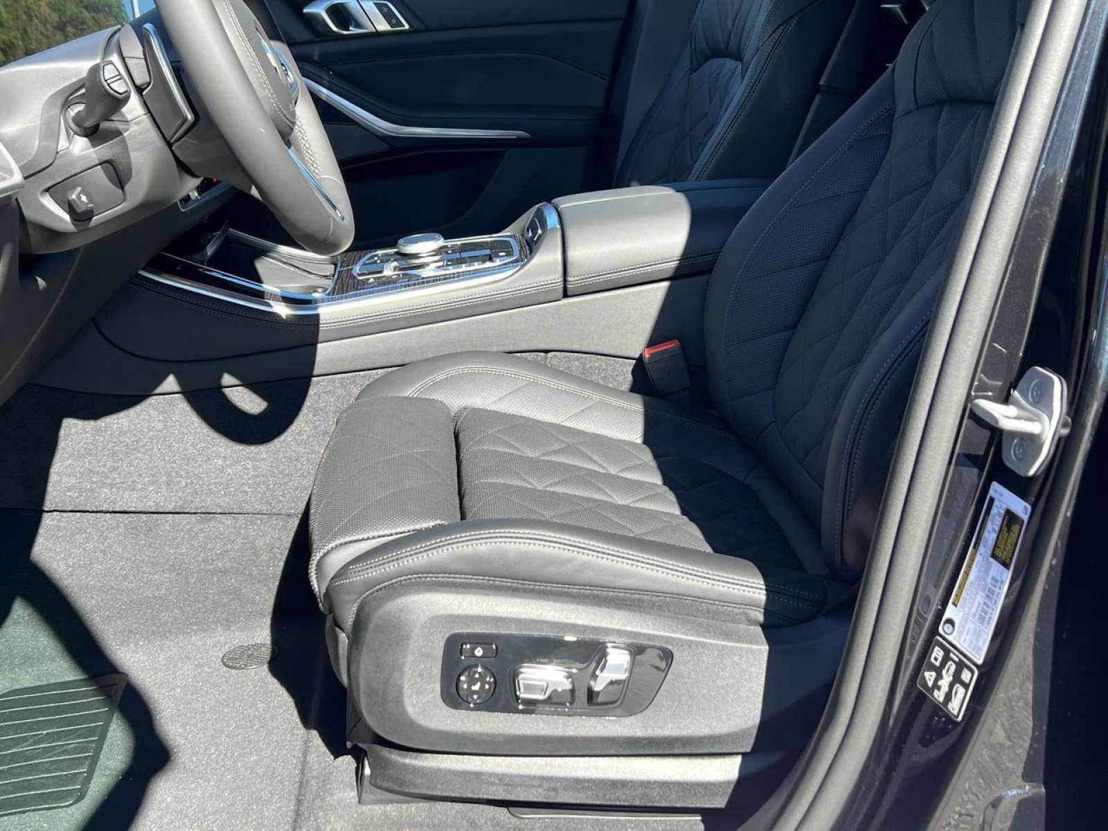 Used 2026 BMW X5 xDrive40i w/ M Sport Package AWD/4WD image 10