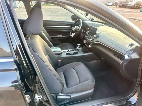Used 2019 Nissan Altima 2.5 SV image 11