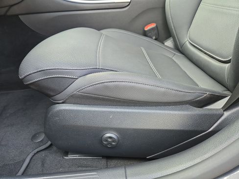 New 2025 Mercedes-Benz C 300 Sedan image 17