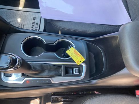 Used 2018 Chevrolet Equinox LT AWD/4WD image 36