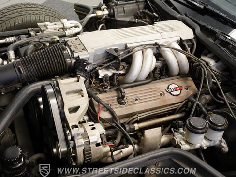 Used 1988 Chevrolet Corvette Coupe RWD image 35