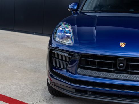 Certified 2026 Porsche Macan S AWD/4WD image 19