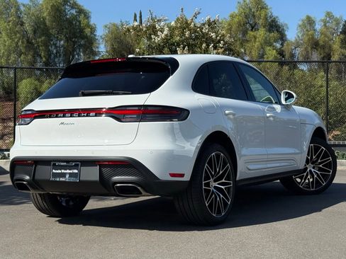 Used 2025 Porsche Macan AWD/4WD image 7