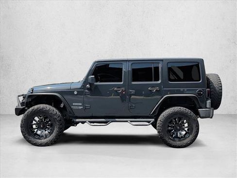 Used 2018 Jeep Wrangler Unlimited Sport S AWD/4WD image 9