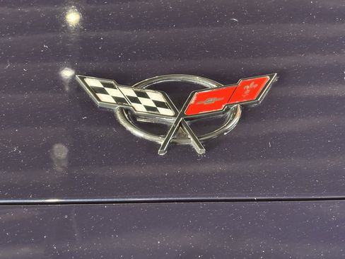 Used 2001 Chevrolet Corvette Convertible w/ Preferred Equipment Group2 image 29