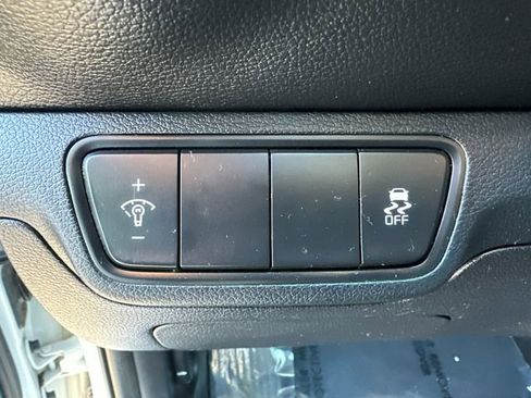 Used 2023 Kia Forte LXS image 22