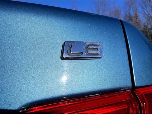 Used 2013 Toyota Corolla LE image 9