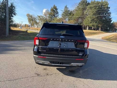 New 2026 Ford Explorer Active w/ Active Comfort Package image 4