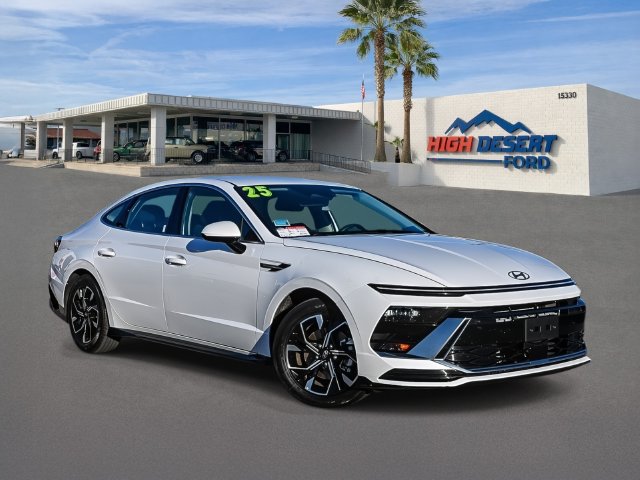 Used 2025 Hyundai Sonata SEL FWD image 1