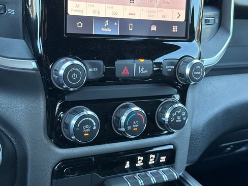 New 2026 RAM 1500 Express AWD/4WD image 18