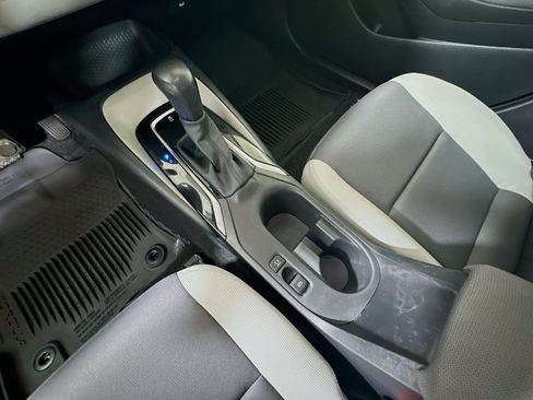 Used 2025 Toyota Corolla LE FWD image 21