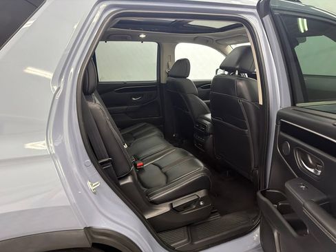 Used 2023 Honda Pilot Touring image 17