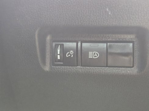 Used 2022 Toyota RAV4 LE FWD image 19