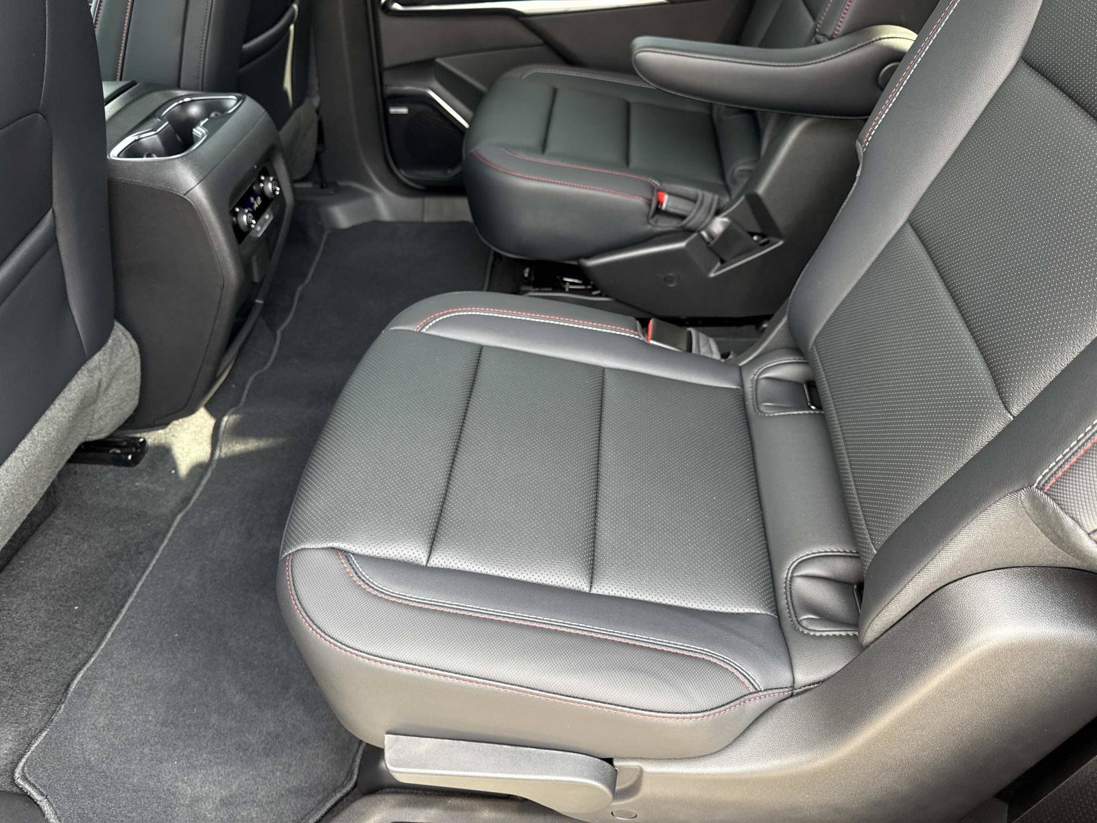 Used 2026 Chevrolet Traverse Z71 w/ Enhanced Driving Package AWD/4WD image 10