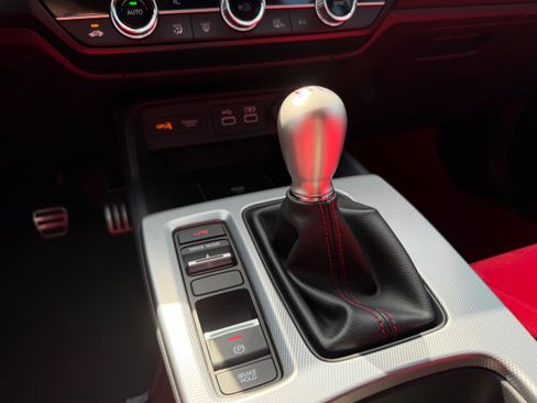 Used 2025 Honda Civic Type R image 18