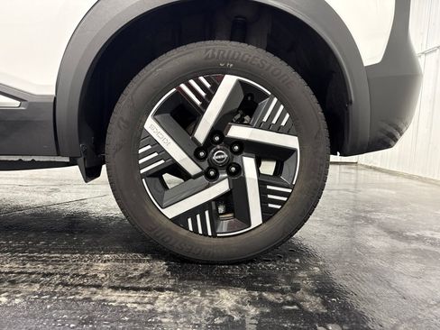 Used 2025 Nissan Kicks SV FWD image 7