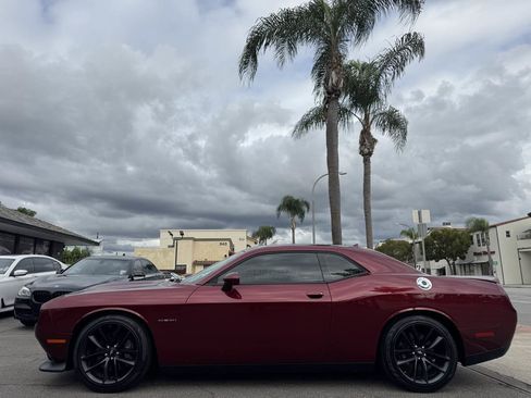Used 2022 Dodge Challenger R/T w/ Plus Package image 2