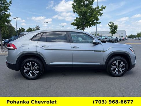 Used 2026 Volkswagen Atlas Cross Sport SE AWD/4WD image 8