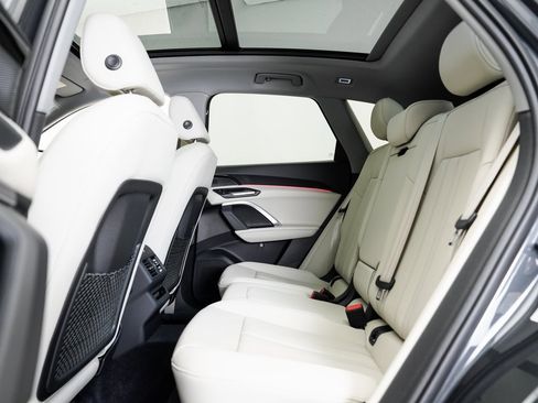 New 2025 Audi Q5 Premium image 21