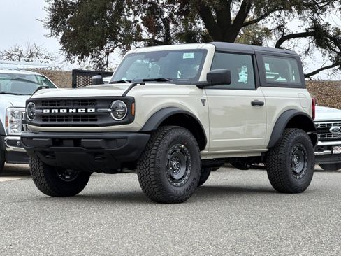New 2025 Ford Bronco Base w/ Sasquatch Package image 7