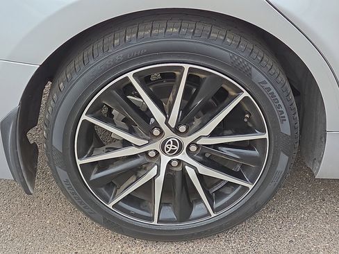 Used 2023 Toyota Camry SE image 7