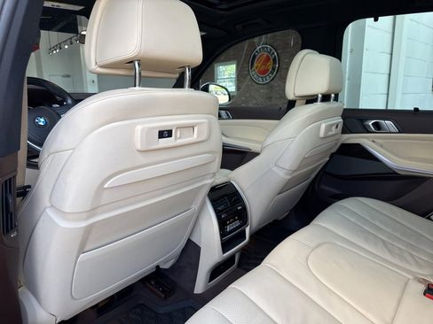 Used 2019 BMW X5 xDrive40i w/ Premium Package image 7