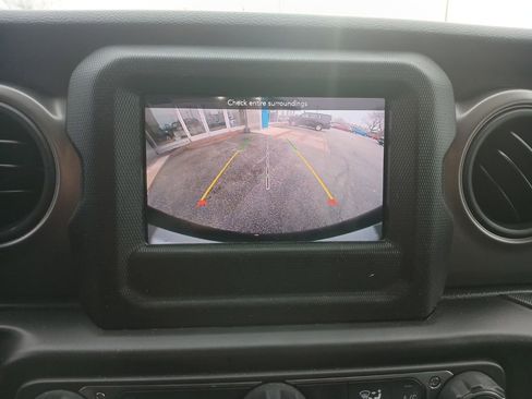 Used 2022 Jeep Wrangler Sport S image 23