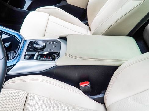 Used 2025 BMW X3 xDrive30i w/ Premium Package image 19