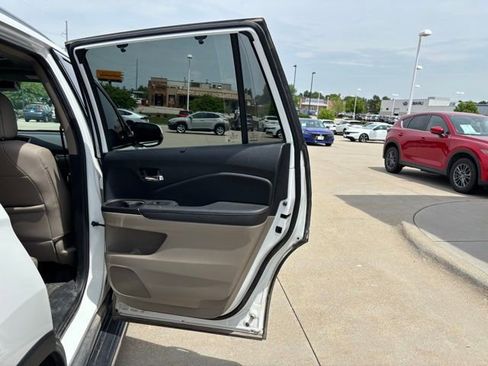 Used 2021 Honda Pilot Touring image 25
