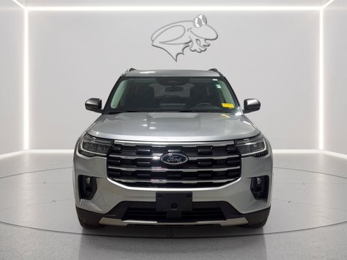 Used 2025 Ford Explorer Active w/ Active Comfort Package AWD/4WD image 8