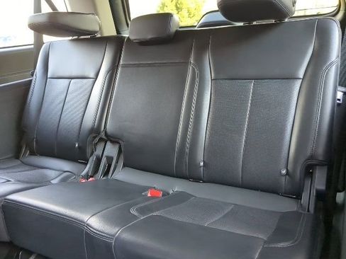 Used 2024 Ford Expedition Max XLT image 30