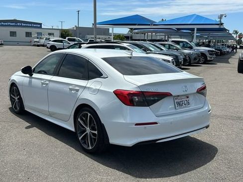 Used 2024 Honda Civic Touring image 5