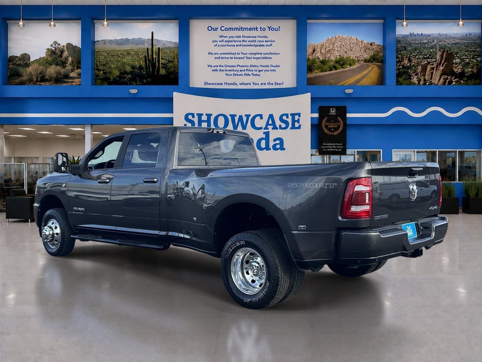 Used 2024 RAM 3500 Big Horn w/ Sport Appearance Package AWD/4WD image 8
