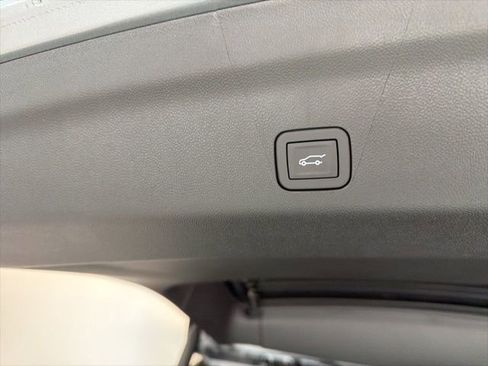 New 2026 Chevrolet Suburban Premier AWD/4WD image 31