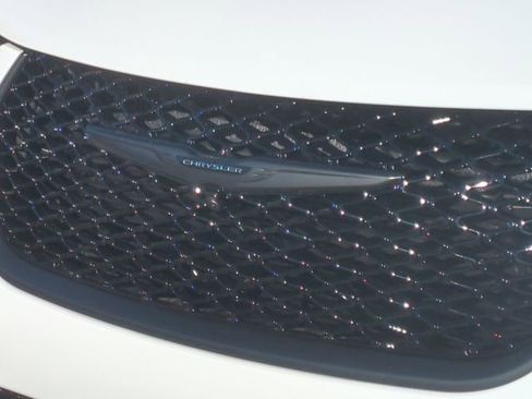 New 2026 Chrysler Pacifica Select w/ S Appearance Package image 24