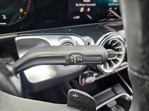 Used 2022 Mercedes-Benz GLB 250 image 9
