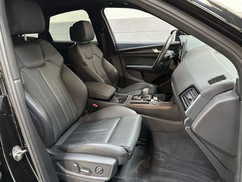 Used 2023 Audi Q5 2.0T Premium w/ Convenience Package AWD/4WD image 9