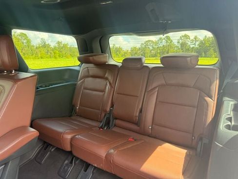 Used 2025 Lincoln Navigator Reserve AWD/4WD image 18