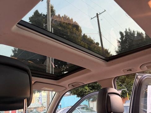 Used 2012 Mercedes-Benz GLK 350 GLK 350 4dr SUV w/ Premium 1 Pkg image 25