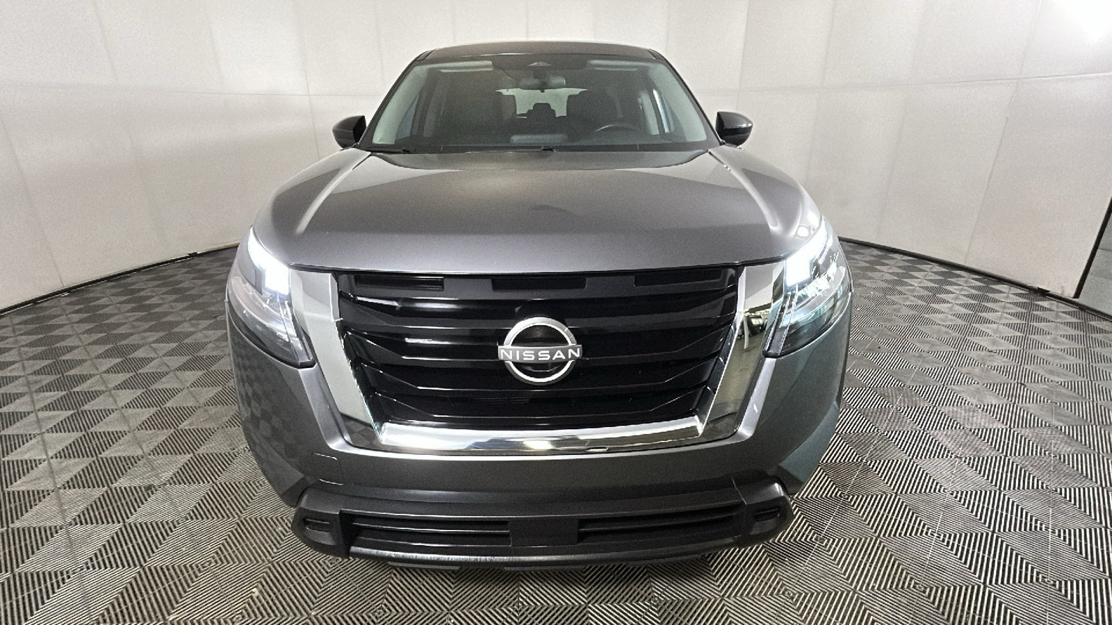 Used 2023 Nissan Pathfinder S AWD/4WD image 9