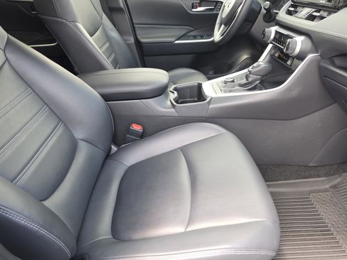 Certified 2022 Toyota RAV4 XLE Premium AWD/4WD image 13