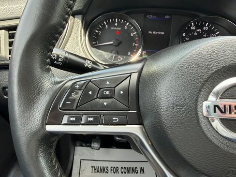 Used 2018 Nissan Rogue SV AWD/4WD image 28