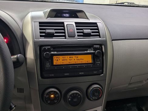 Used 2012 Toyota Corolla LE image 12