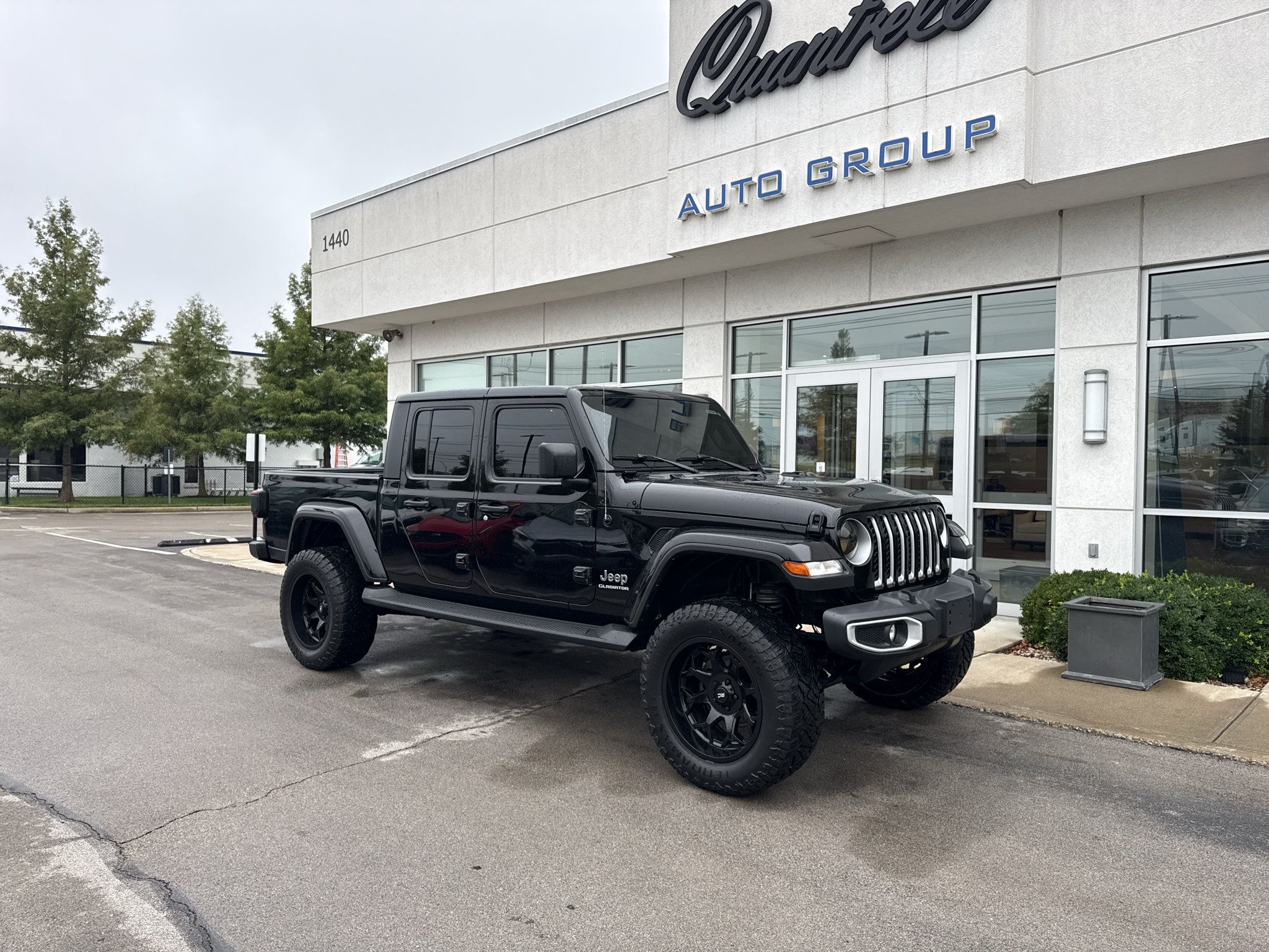 Used 2021 Jeep Gladiator Overland w/ Popular Equipment Package AWD/4WD image 1