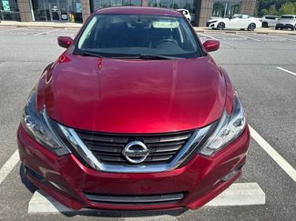 Used 2018 Nissan Altima 2.5 SR w/ SR Special Edition FWD video 2