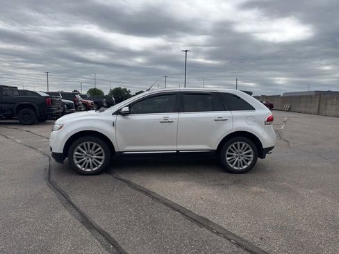 Used 2014 Lincoln MKX AWD w/ Equipment Group 102A image 4