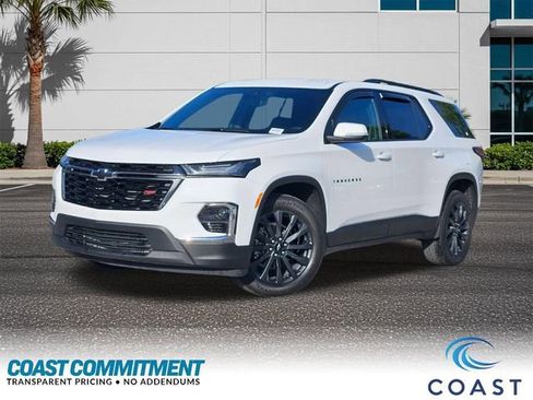 Used 2024 Chevrolet Traverse RS FWD image 1