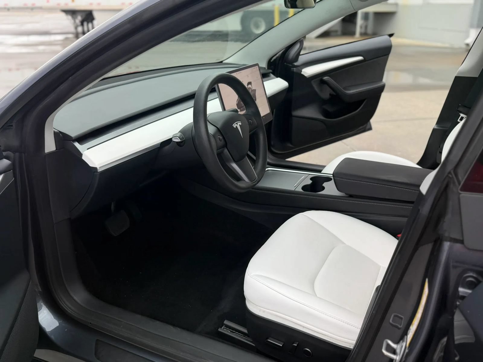 Used 2023 Tesla Model 3 Standard Range RWD image 16